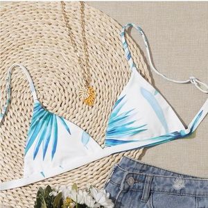 Cute floral bikini top blue